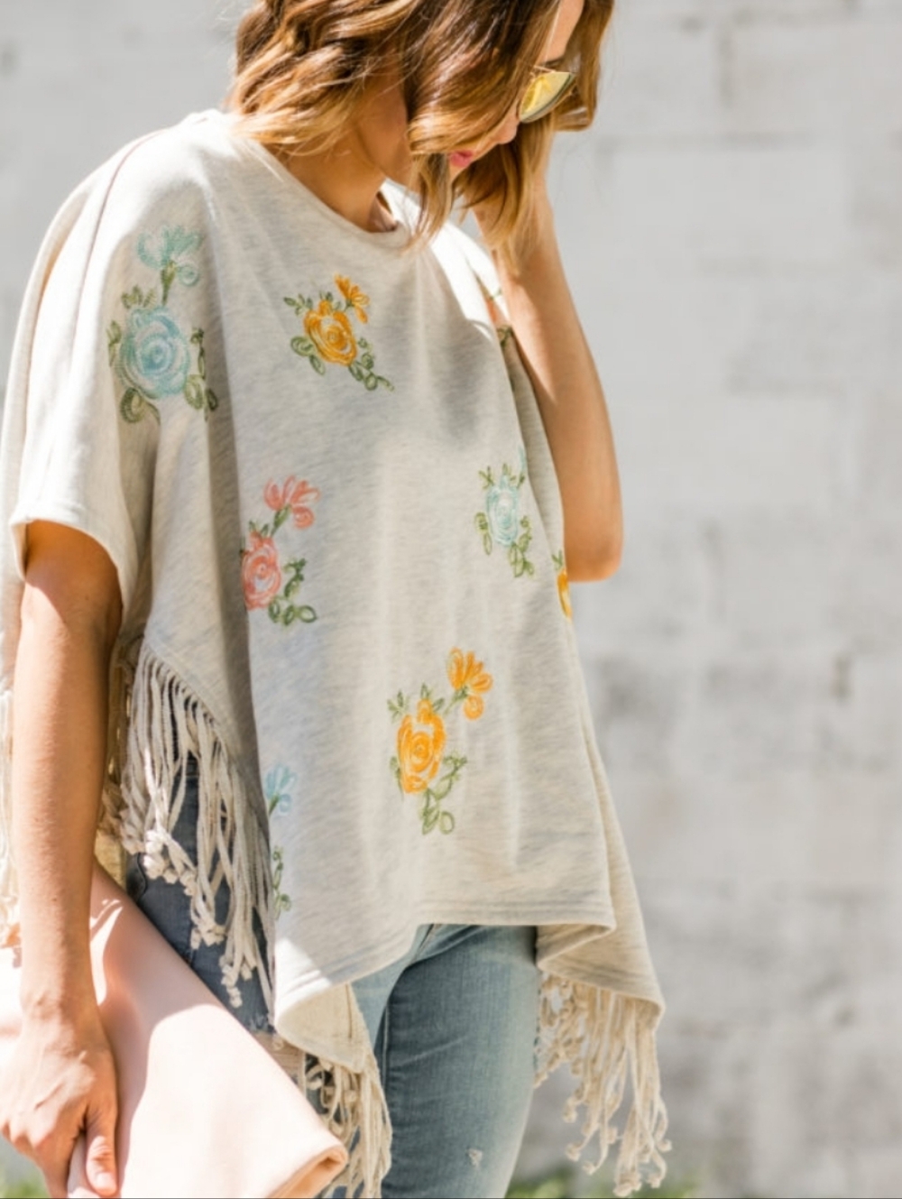 TP ANTHROPOLOGIE Oversized Embroidered Floral Fringe Poncho Style Top OS.
